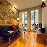 Chic & Cozy - Mercadores Apartment *
