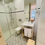 Apartment Chic & Cozy - Mercadores